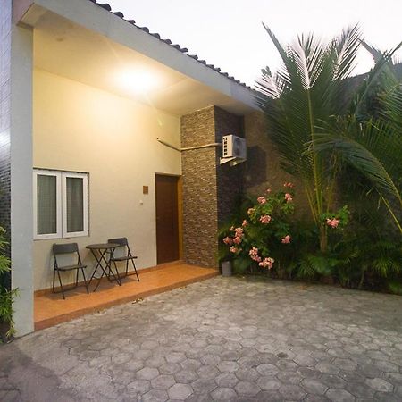 Reddoorz Plus Syariah Near Alun Alun Sampang Sampang  Exterior photo