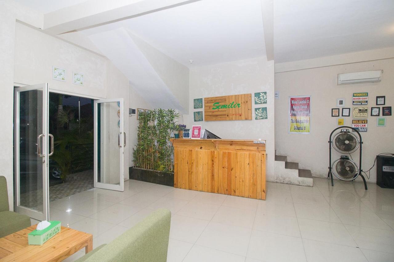 Reddoorz Plus Syariah Near Alun Alun Sampang Sampang  Exterior photo