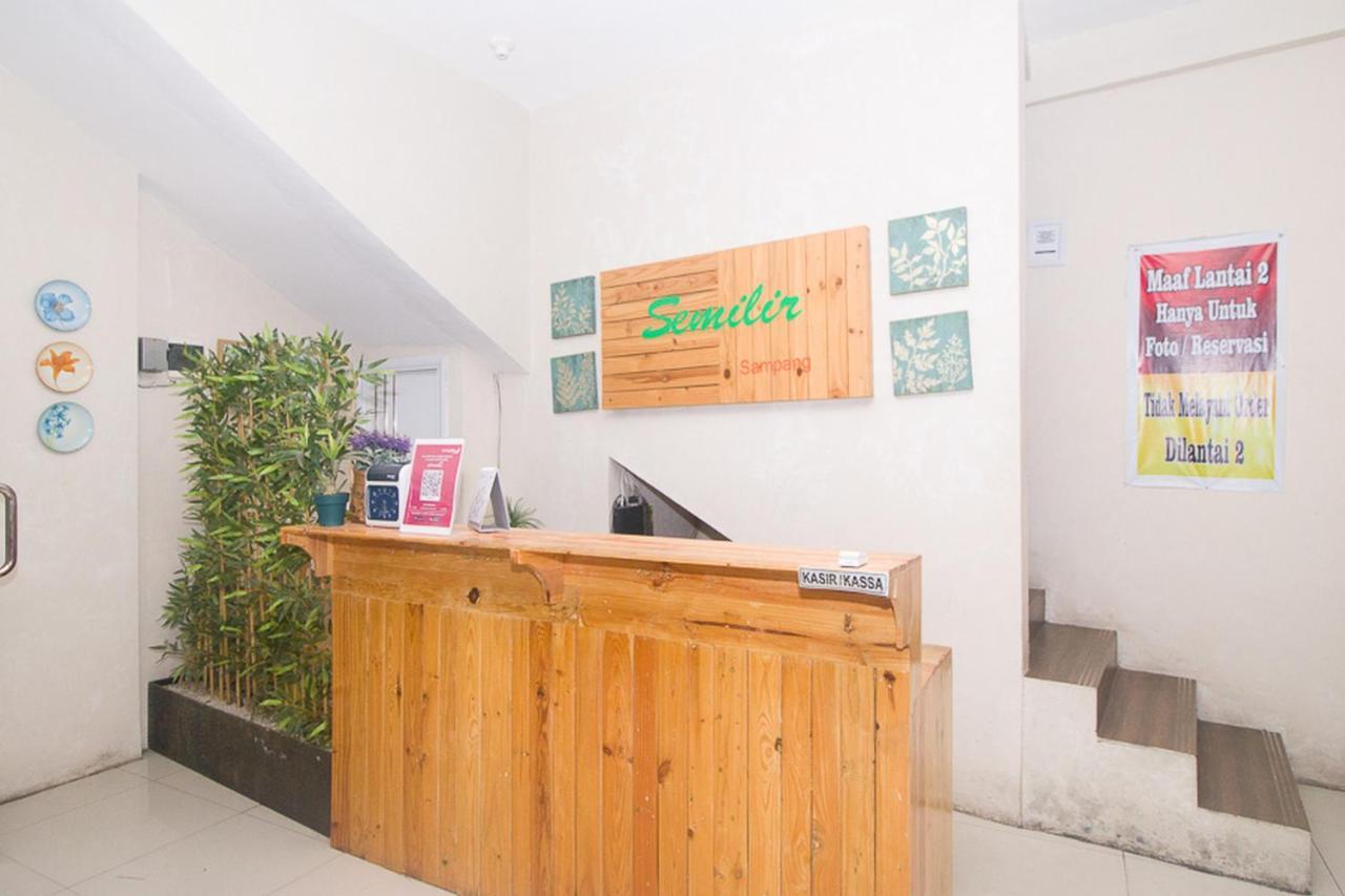 Reddoorz Plus Syariah Near Alun Alun Sampang Sampang  Exterior photo