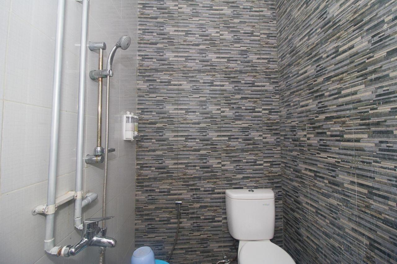 Reddoorz Plus Syariah Near Alun Alun Sampang Sampang  Exterior photo